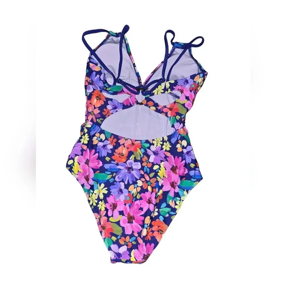 Womens Cupshe,  size medium 1 piece floral swimsuit,  NEW WITH TAGS!! - Picture 3 of 4